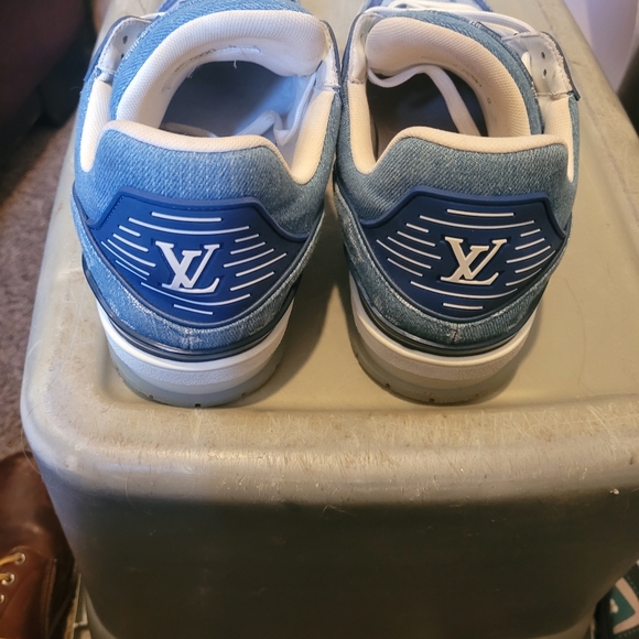 Louis vuittons size 9 men's shoes - Picture 3 of 6